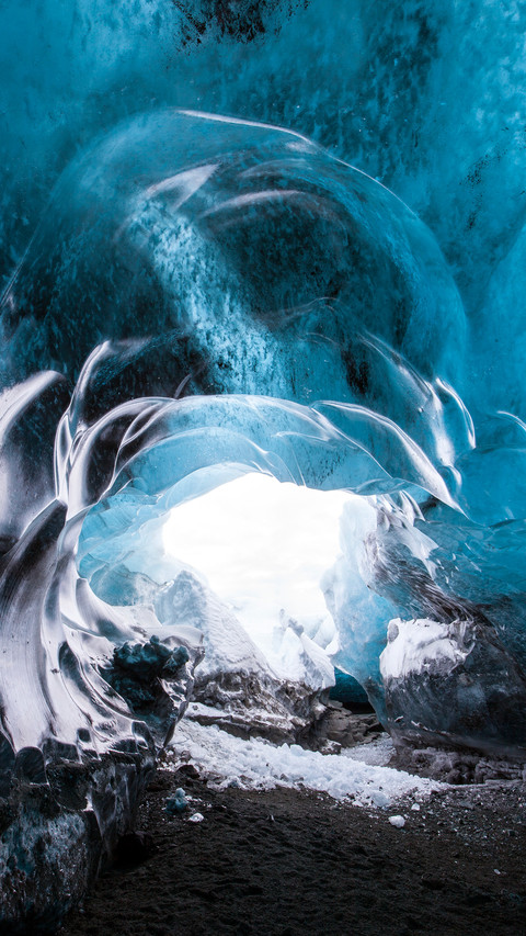 The natural dome deep in the glacier 2 screenshot