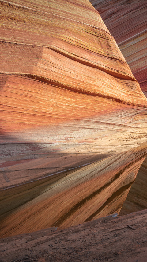 Arizona sandstone pool view screenshot
