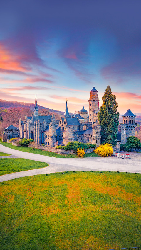 Spectacularsunset in Lowenburg Castle, Germany screenshot