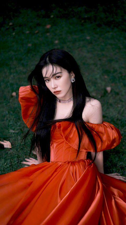 阚清子一袭红裙好美 screenshot