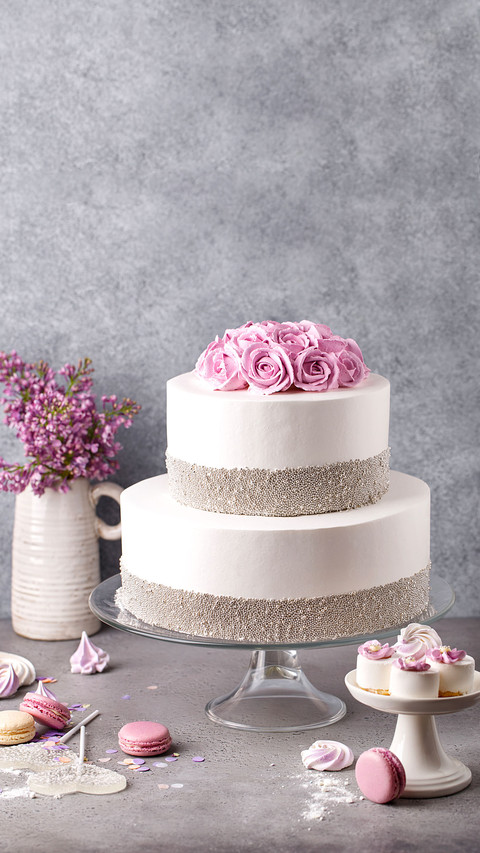 Tiered cake for wedding or birthday screenshot