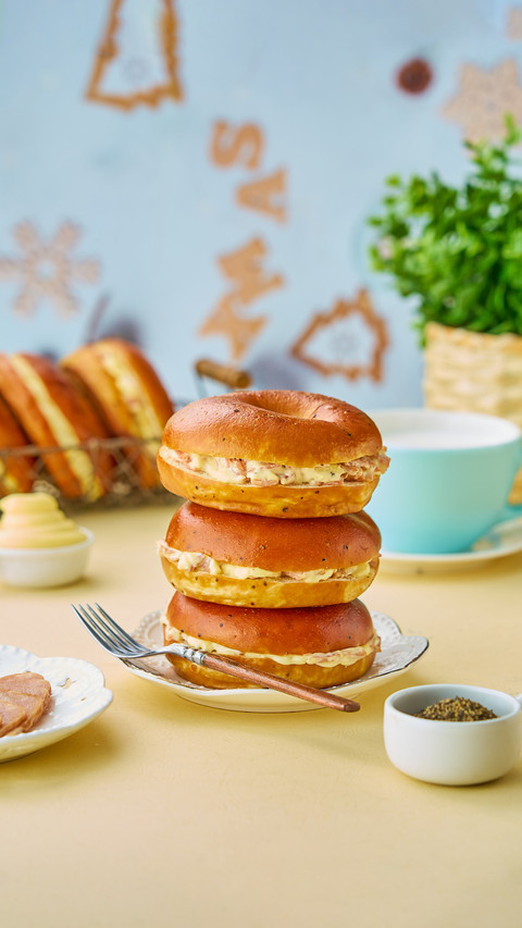 What is the difference between bagels and donuts screenshot