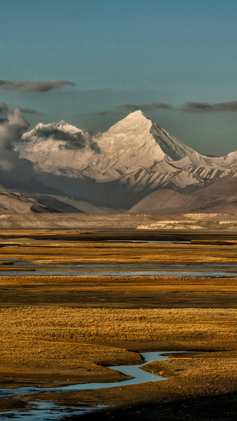 Sunrise at Lhotse, Xizang, China screenshot