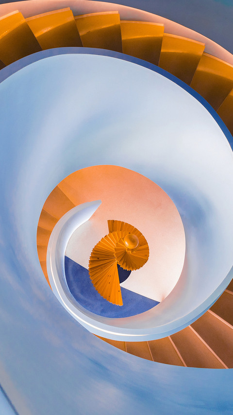 The wonderful use of centerline in photography screenshot
