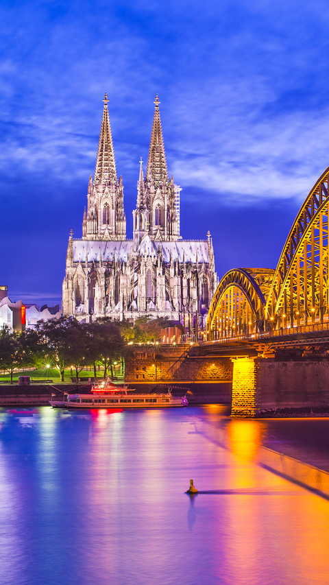 Cologne Cathedral in Cologne, Germany screenshot