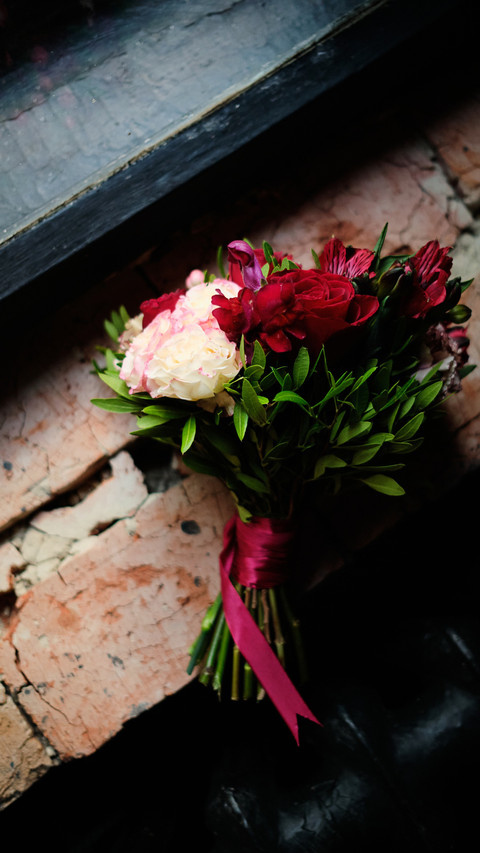 Close-up of wedding bouquet screenshot