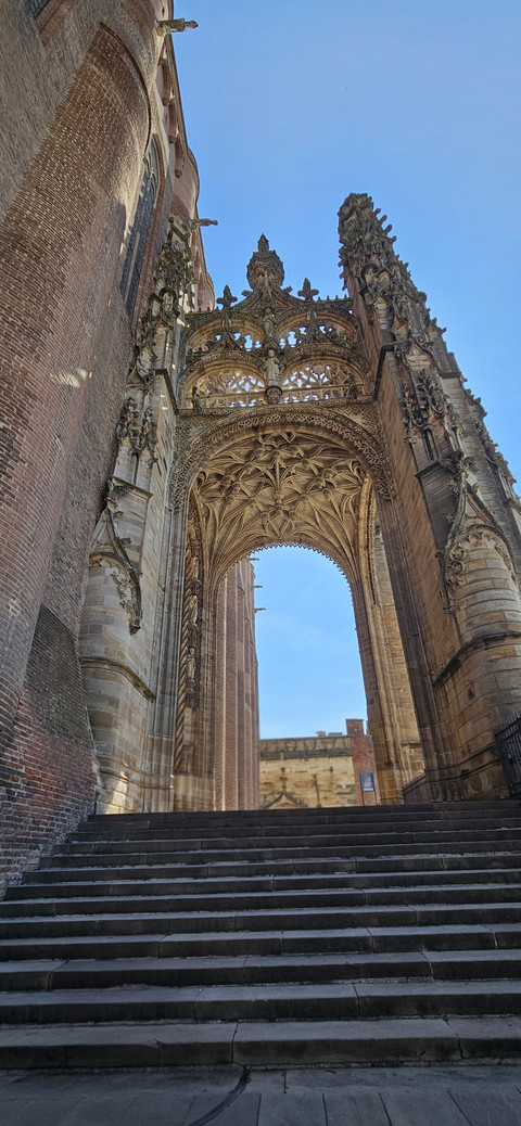 Cathedral staircase.jpg screenshot