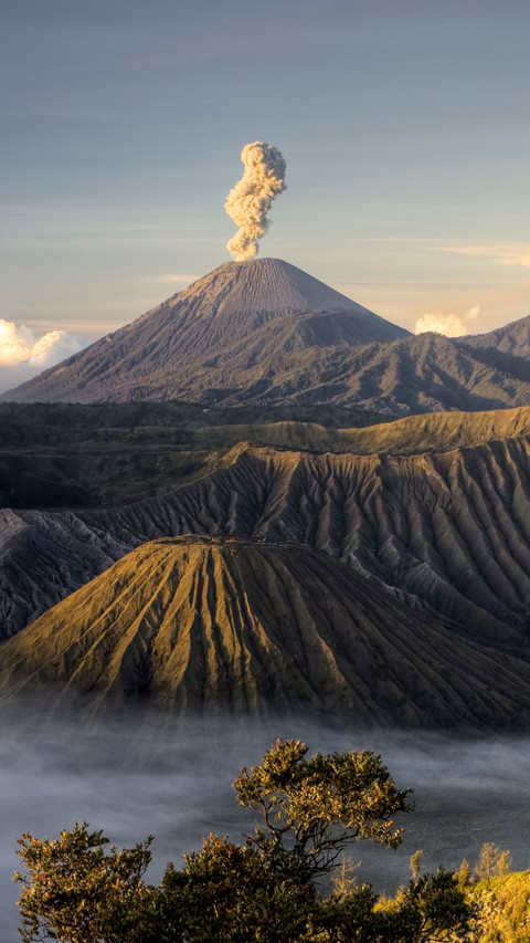 volcanic landscape screenshot