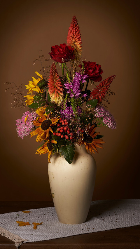The vase on the table screenshot