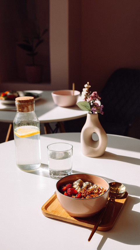 Healhty breakfast on a sunny morning screenshot