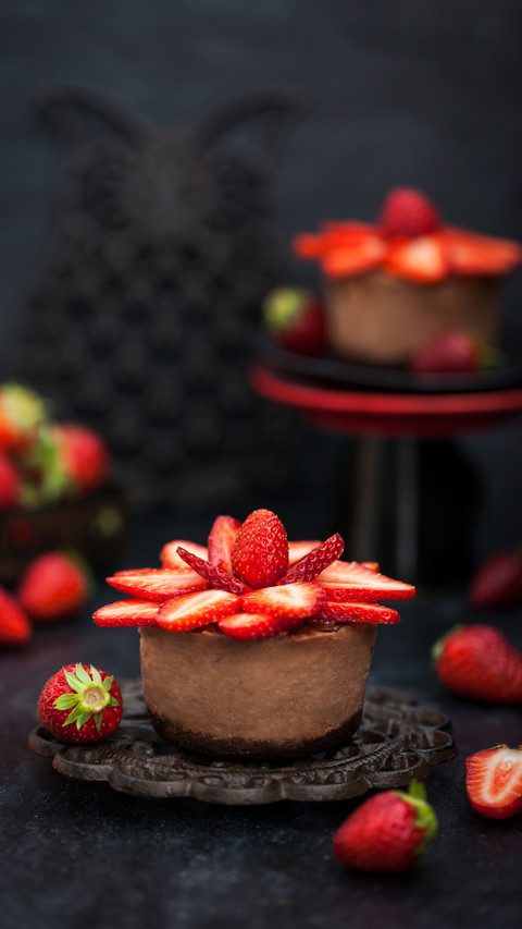 Strawberry Cake on A Dark Background screenshot