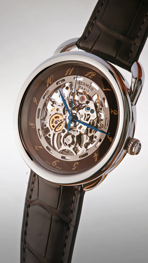 A brief history of hollowed out watchmaking screenshot