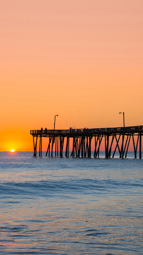 Sunrise at Nags Head Pier North Carolina screenshot
