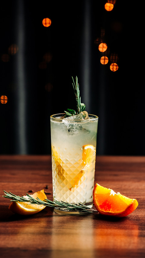 Cocktails on a wooden table screenshot