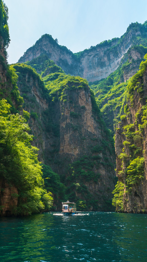 Unlock the diverse landscapes of taihang canyon screenshot