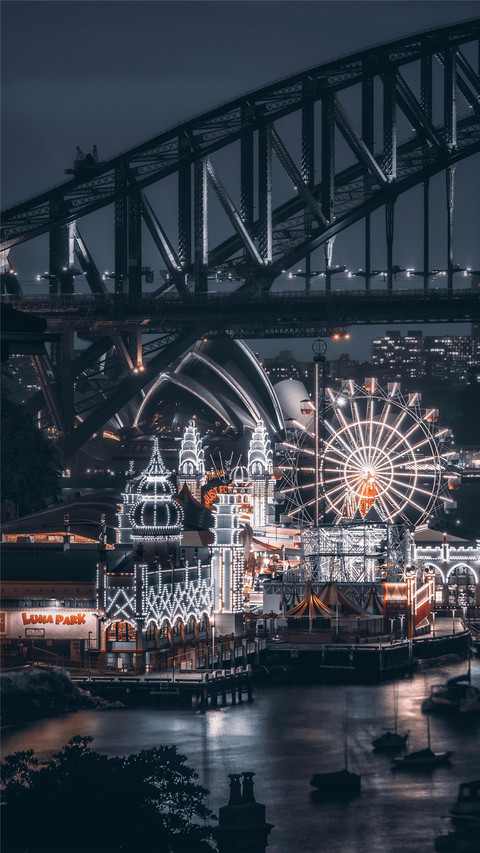 Sydney at night ©Silhouette screenshot