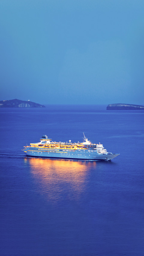 Luxury Cruise Ship Sailing at Sunset screenshot