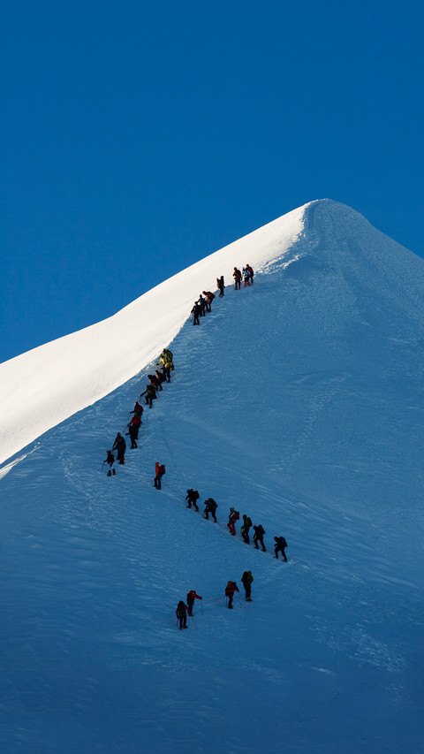 Climbing and mountain climbing are different screenshot