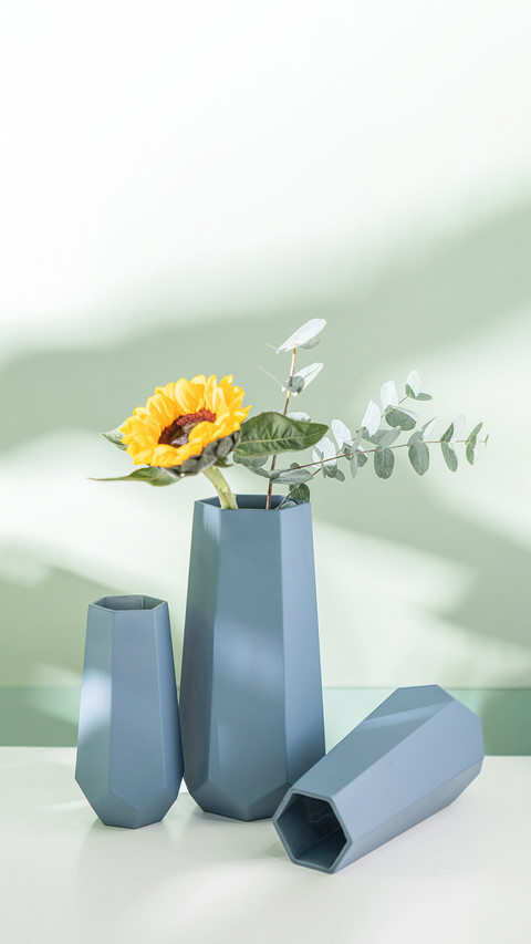 Ceramic Vase on the Table screenshot