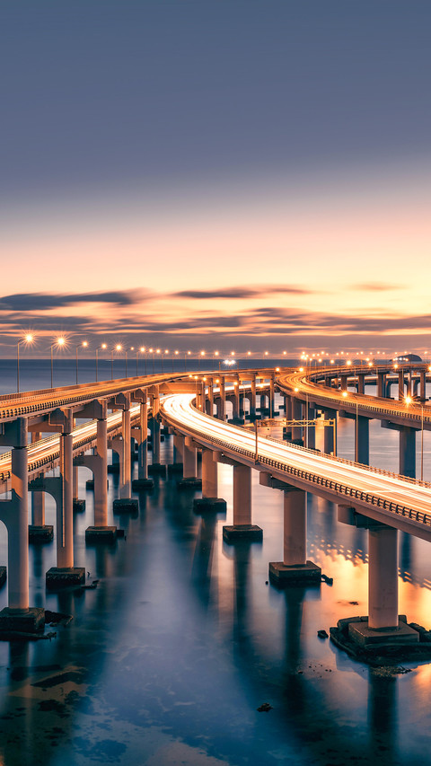 Night view of Dalian Cross Sea Bridge screenshot
