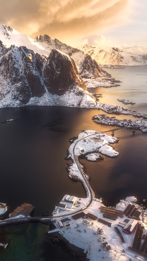 Morning light in roverton norway screenshot