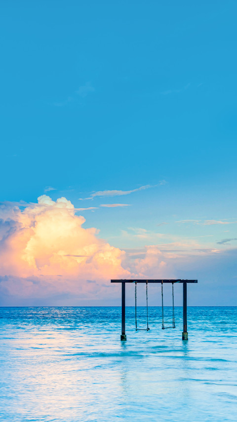 Maldives paradise island holiday resort at sunset screenshot
