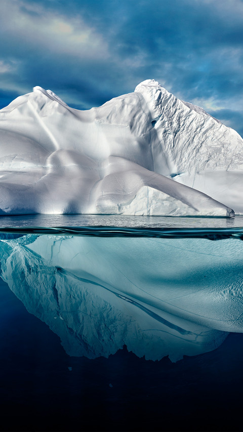 Iceberg above water and underwater screenshot