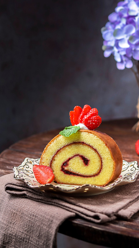 Delicious Vanilla Roll Cake owith fresh butter and eggs screenshot