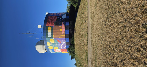 Colors in the field.jpg screenshot