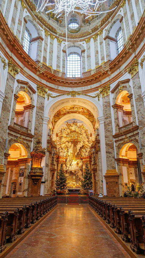 Interior of St. Charles Church in Vienna screenshot