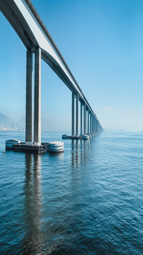Bridge in water screenshot