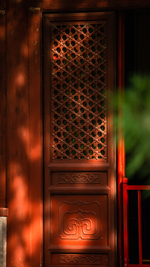 ChinesE-style Well-Preserved Ancient Building Courtyard screenshot