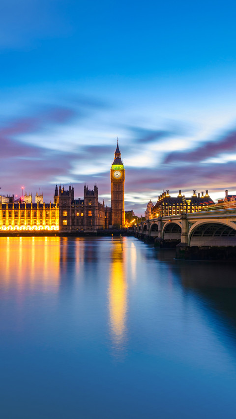 Big Ben and Palace of Westminster at dusk during blue hour screenshot