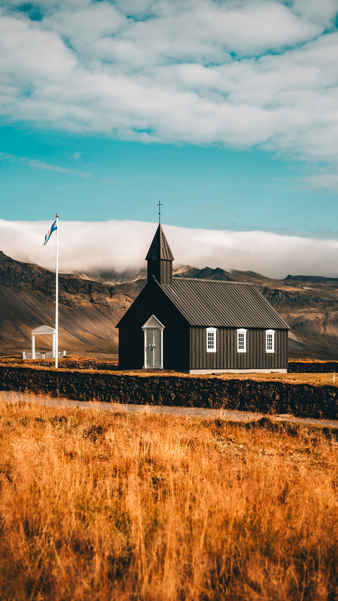 Church at Budhir, Iceland black church screenshot