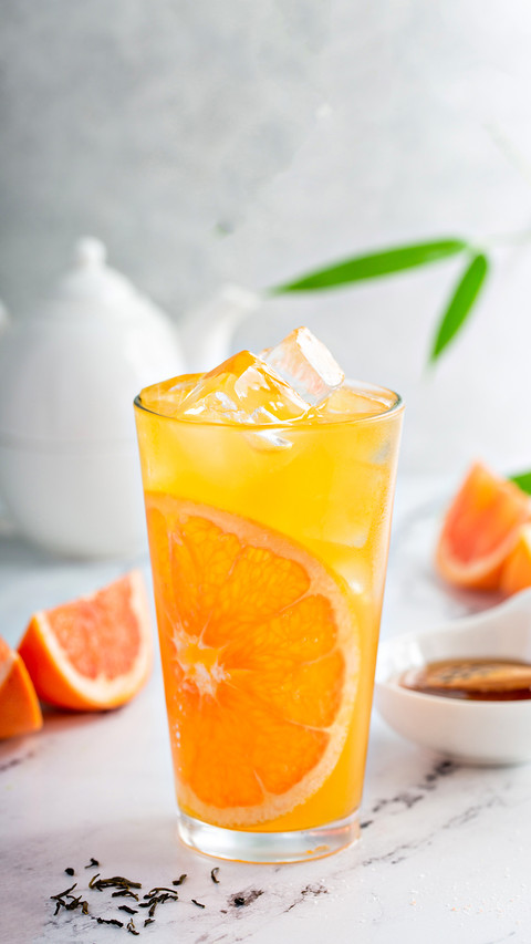 Grapefruit honey jasmine tea in a tall glass screenshot
