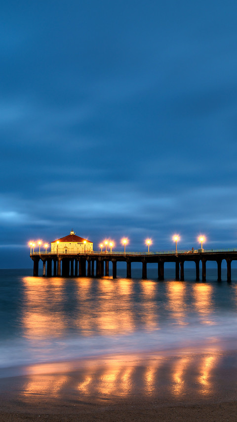 A beautiful shot of a seascape under the cloudy skies in LA screenshot