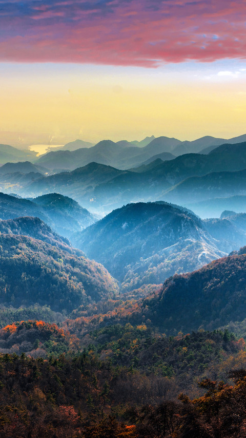 Young people have fallen in love with mountain climbing screenshot