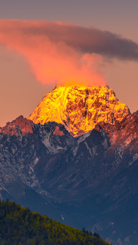 Snow mountain sunrise 2 screenshot