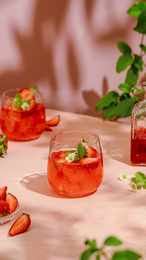 Strawberry Lemonade with Strawberry Flowers screenshot