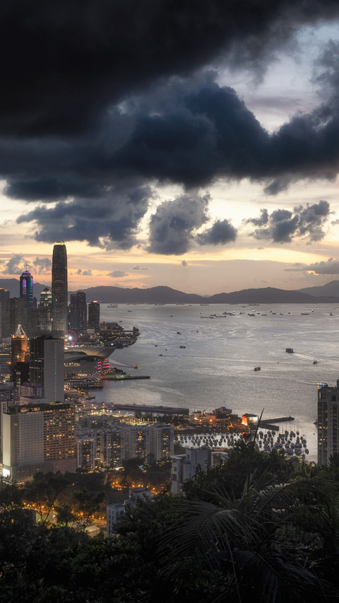 The night view of victoria harbour in hong kong screenshot