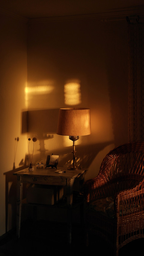 The Sun Illuminates the Room screenshot