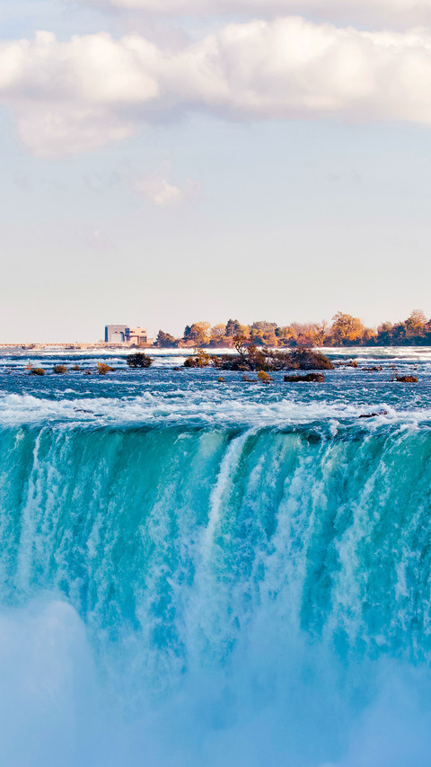 Picture with an amazing Niagara waterfall at fall screenshot