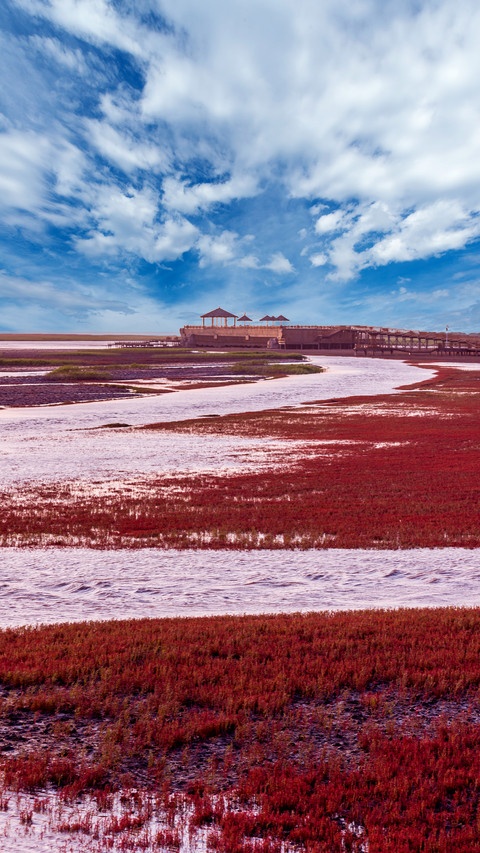 The stunning red coastline 7 screenshot