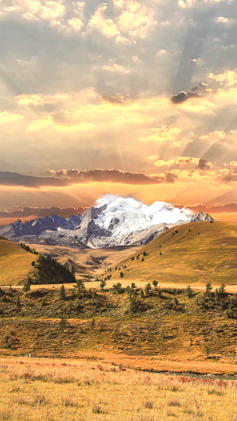 The Snow Mountain of Sunrise screenshot