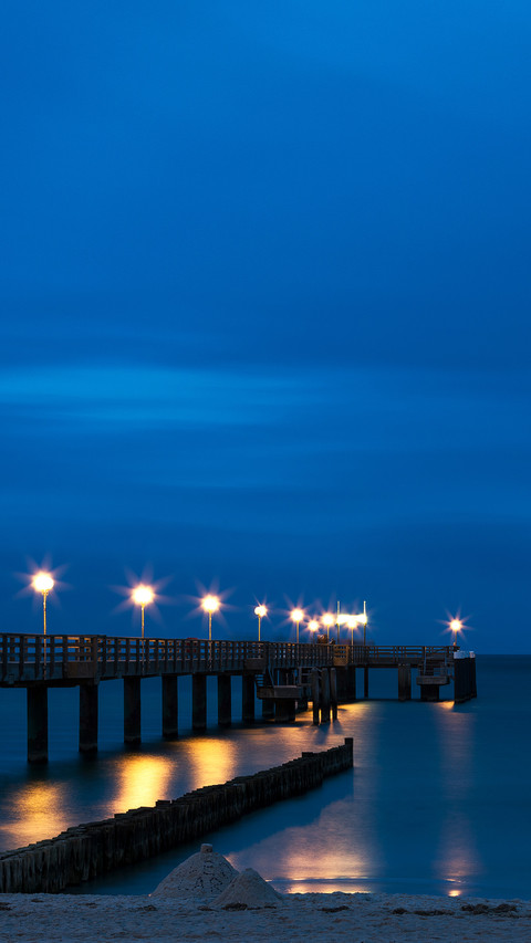Pier Kühlungsborn at the blue hour screenshot