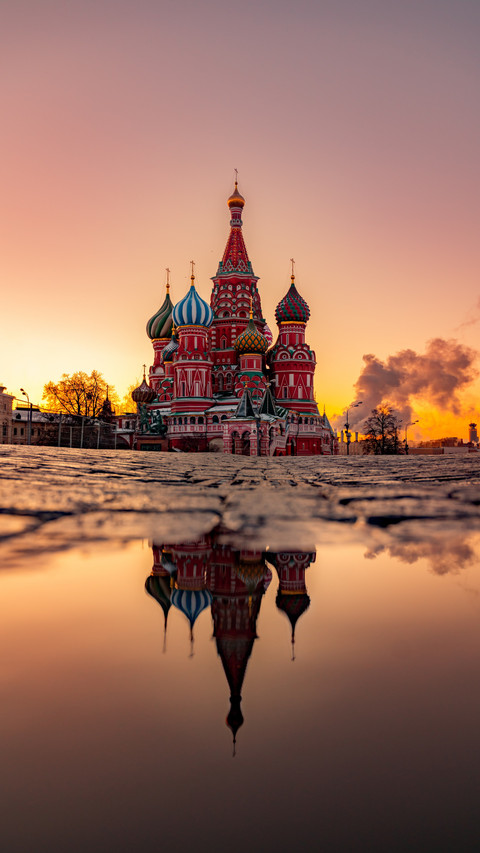 Majestic Church at Twilight, Reflecting in Tranquil Waters screenshot