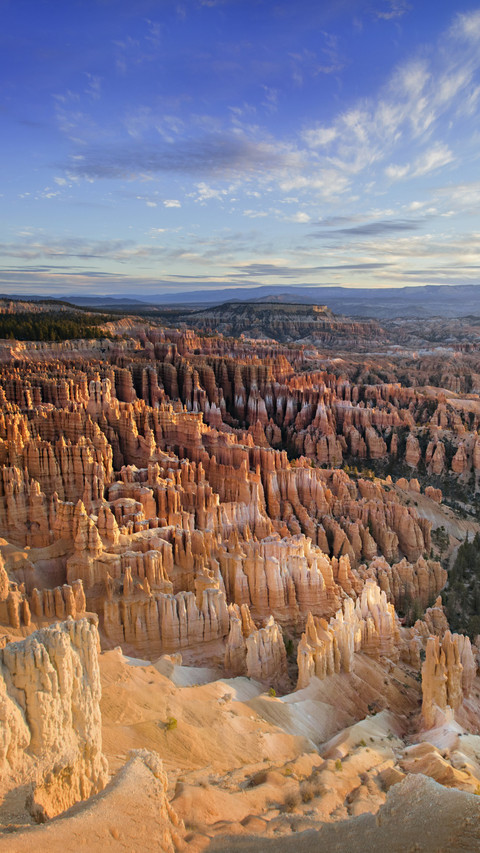 Panoramic view of the rock formations in sunrise canyon screenshot