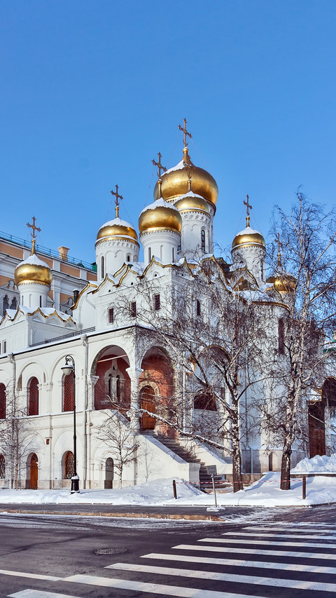 Church Under Blue Skies, A Winter Haven of Peace screenshot