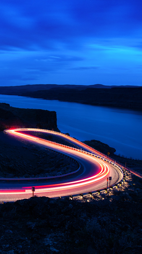 Light trails heading down to Wanapum screenshot