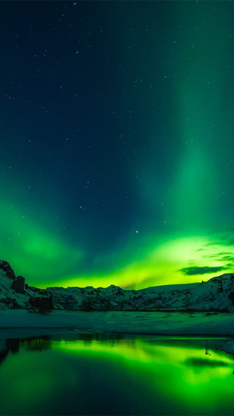 Auroral green screenshot